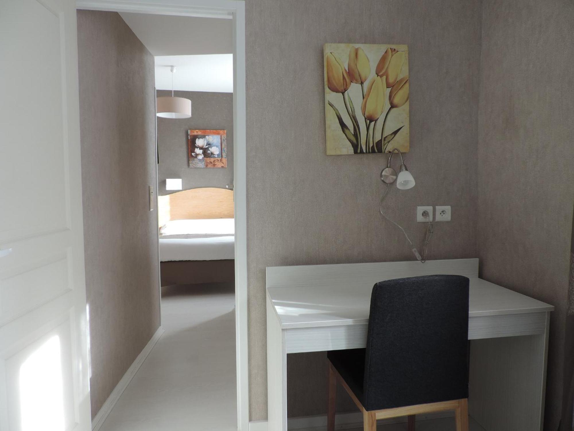 Logis Hotel Restaurant Cazes Arazat Laissac Exterior photo