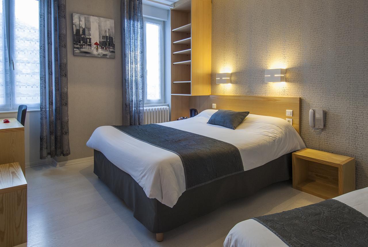 Logis Hotel Restaurant Cazes Arazat Laissac Exterior photo